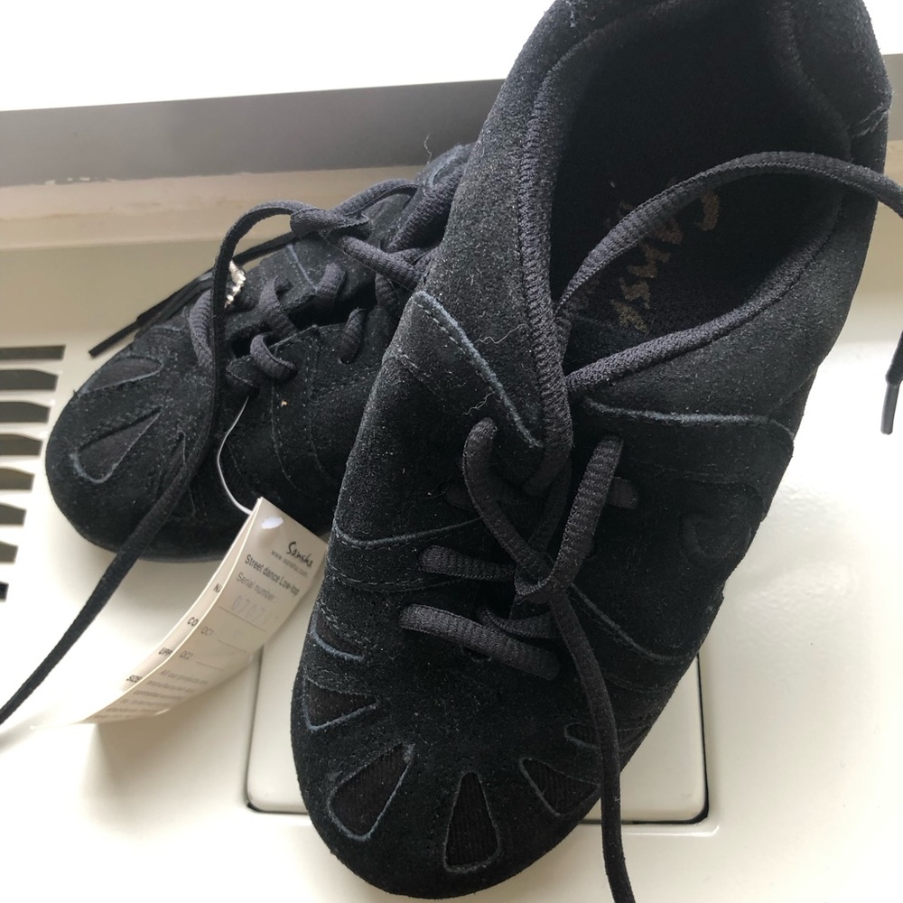 NEW Sansha jazz dance shoes, size 4 M